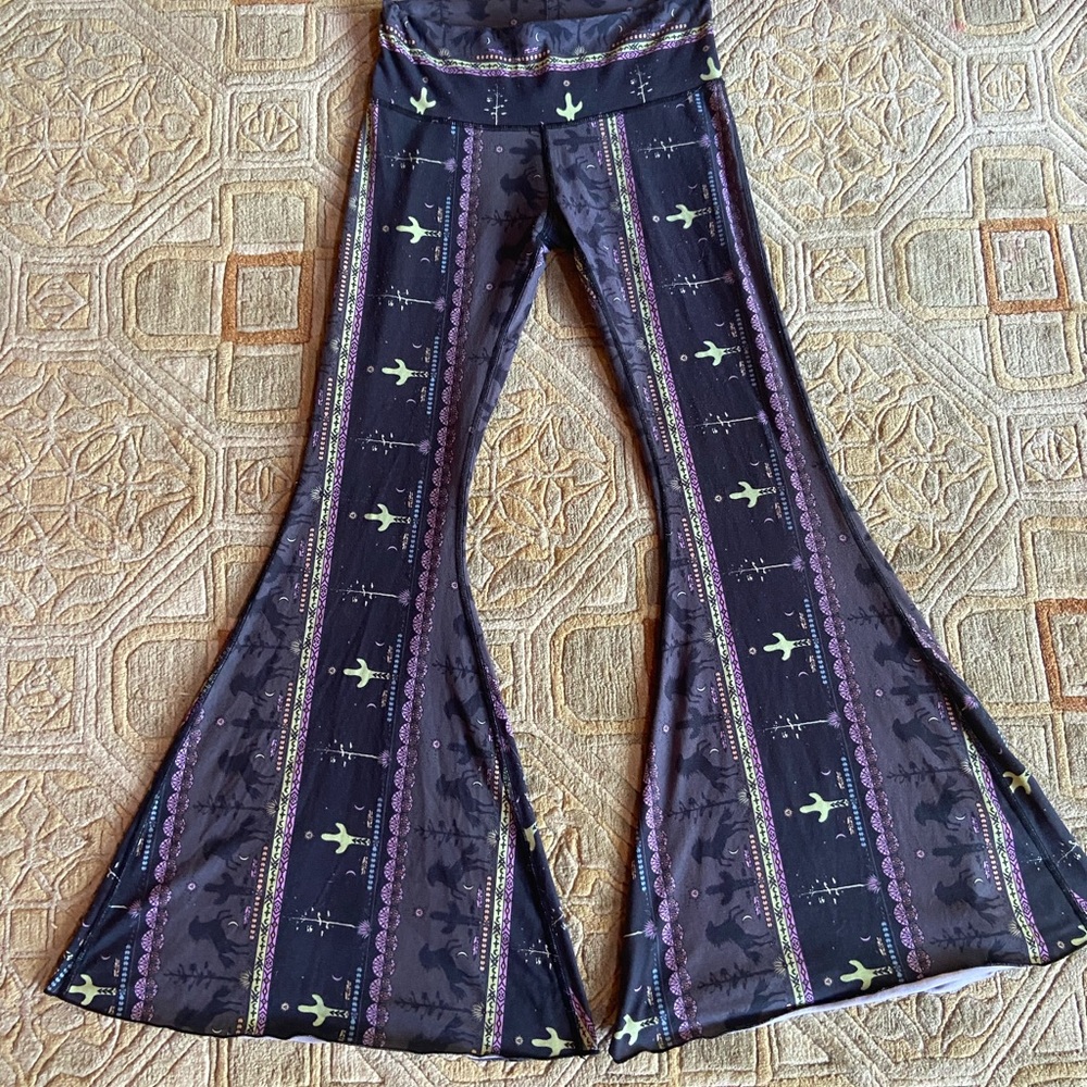 TEEKI size medium psychedelic cactus bells!